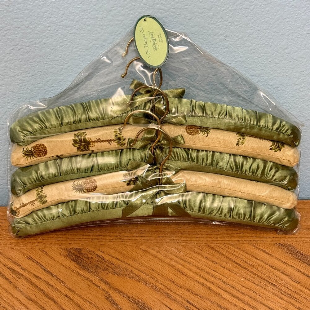 Once Upon A Rose 5 Piece Set Padded Hangers Green Beige Pineapple Palm Trees